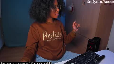 saturno_vibes online show from November 21, 9:52 am