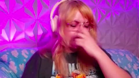 Gina George online show from October 12, 11:04 pm