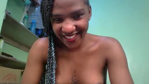 Snapshot of sauce_pety chatting on May 14, 6:37 pm pety online show from May 14, 6:37 pm