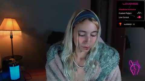 I AM JENN  online show from December 29, 3:22 am