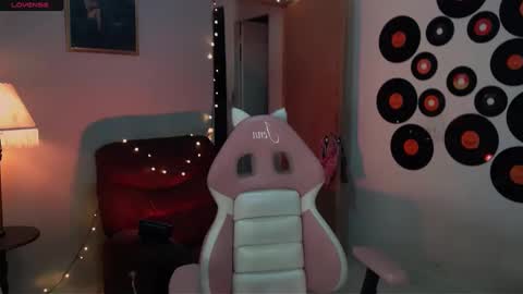 I AM JENN  online show from February 22, 3:01 am