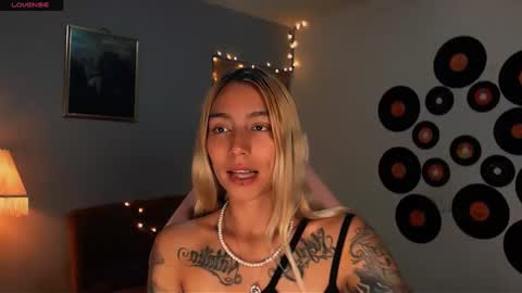 I AM JENN  online show from February 28, 2:42 am