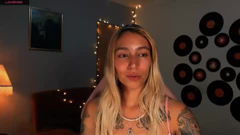 I AM JENN  online show from March 2, 4:28 am