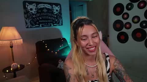 I AM JENN  online show from March 9, 3:01 am