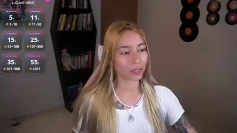 I AM JENN  online show from September 18, 3:08 am