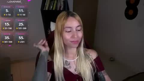 I AM JENN  online show from October 25, 4:09 am