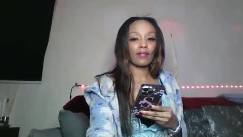 Snapshot of saucy_shanice chatting on January 2, 1:38 am Shaniiice online show from January 2, 1:38 am