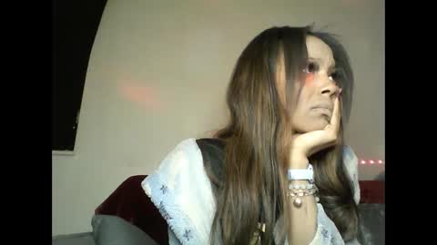 Snapshot of saucy_shanice chatting on January 3, 8:11 pm Shaniiice online show from January 3, 8:11 pm
