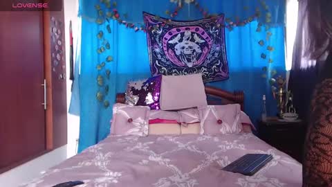 Zaren online show from January 7, 8:10 pm