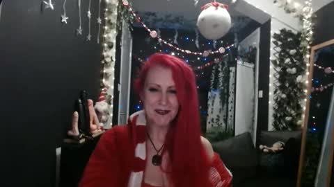 Snapshot of saucysky chatting on December 26, 8:42 pm SaucySky online show from December 26, 8:42 pm