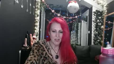 Snapshot of saucysky chatting on December 30, 12:00 am SaucySky online show from December 30, 12:00 am
