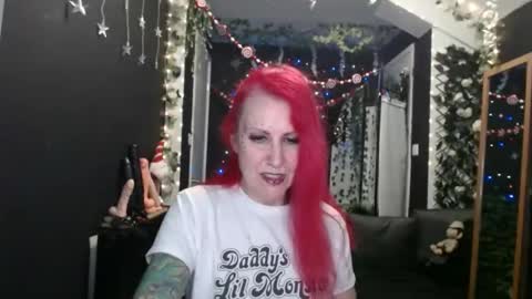 Snapshot of saucysky chatting on January 2, 9:18 pm SaucySky online show from January 2, 9:18 pm
