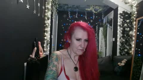 Snapshot of saucysky chatting on January 8, 9:23 pm SaucySky online show from January 8, 9:23 pm
