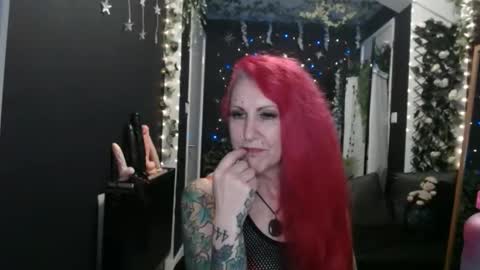 Snapshot of saucysky chatting on January 14, 1:15 am SaucySky online show from January 14, 1:15 am