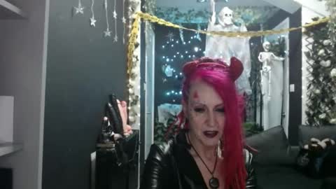 SaucySky online show from October 28, 9:28 pm