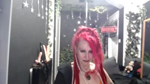 SaucySky online show from April 8, 9:26 pm