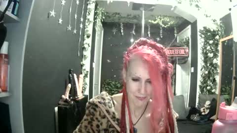 SaucySky online show from April 20, 9:05 pm