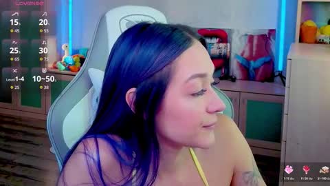 Snapshot of savage_lust_ chatting on October 18, 3:42 am Ariel online show from October 18, 3:42 am