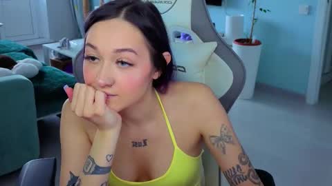 Ariel online show from March 26, 3:56 am