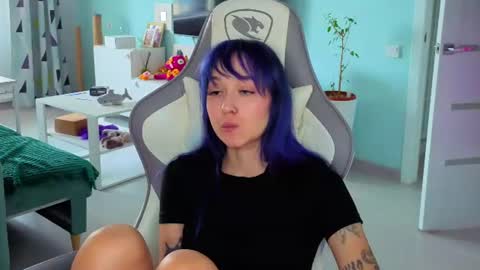 Snapshot of savage_lust_ chatting on July 7, 7:23 am Ariel online show from July 7, 7:23 am