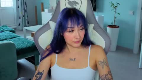Snapshot of savage_lust_ chatting on July 24, 4:10 am Ariel online show from July 24, 4:10 am