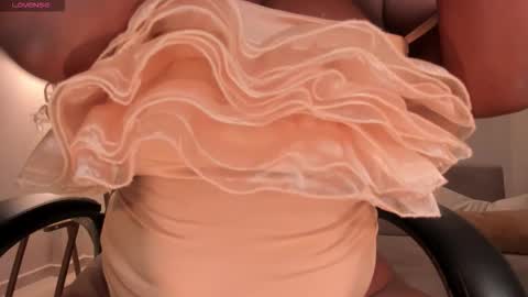 S a v a n n a h  online show from October 26, 1:06 pm