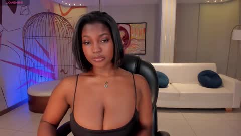 S a v a n n a h  online show from November 24, 2:39 pm