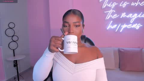 S a v a n n a h  online show from April 18, 12:31 pm