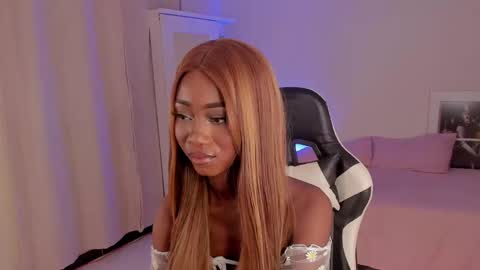 Snapshot of savannahwildee chatting on December 3, 8:39 pm Savannahwildee online show from December 3, 8:39 pm