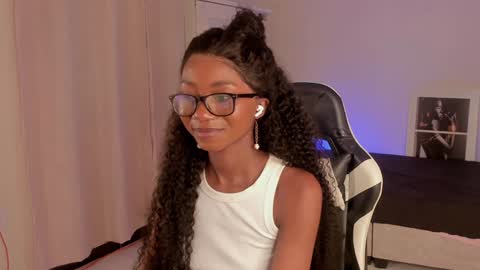 Snapshot of savannahwildee chatting on December 21, 9:36 pm Savannahwildee online show from December 21, 9:36 pm