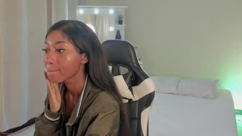 Snapshot of savannahwildee chatting on March 1, 11:28 am Savannahwildee online show from March 1, 11:28 am