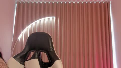 Snapshot of savannahwildee chatting on October 8, 12:14 pm Savannahwildee online show from October 8, 12:14 pm