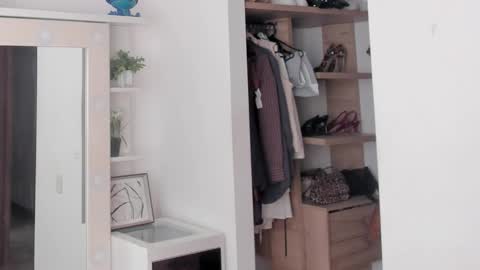 Savannahwildee online show from February 10, 1:59 pm