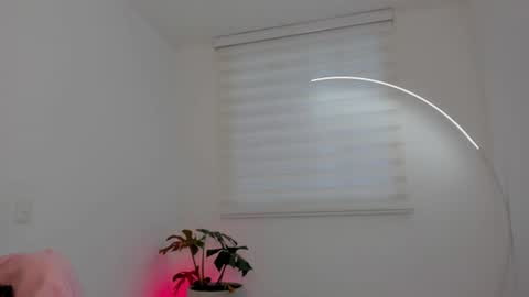 Savannahwildee online show from July 15, 11:48 am