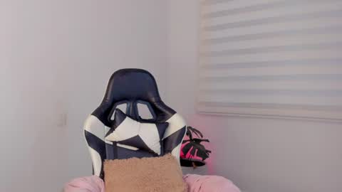 Savannahwildee online show from July 16, 11:16 am