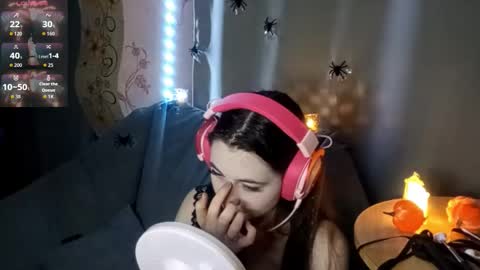 Snapshot of savannasotos chatting on October 31, 5:47 pm Sophie online show from October 31, 5:47 pm