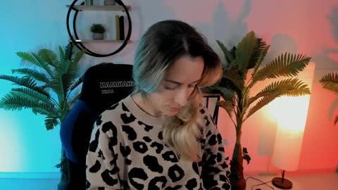 save the qween online show from December 22, 5:12 am