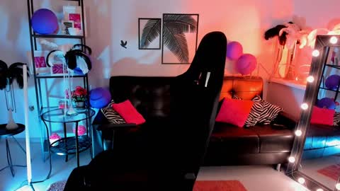 save the qween online show from December 23, 7:49 am