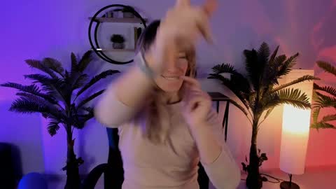 save the qween online show from January 3, 7:27 am