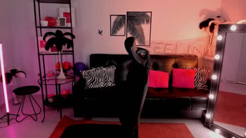 save the qween online show from January 27, 10:49 am