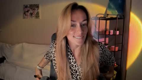 save the qween online show from September 26, 8:07 am