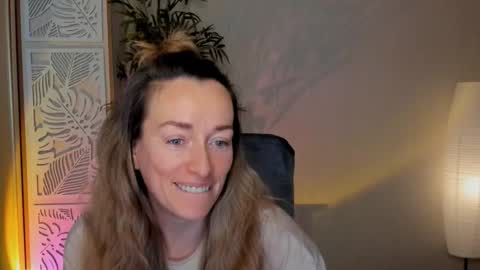 save the qween online show from February 22, 5:30 am