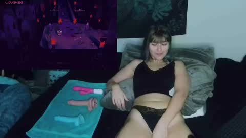 Snapshot of savethebea chatting on December 20, 4:46 pm Bea online show from December 20, 4:46 pm