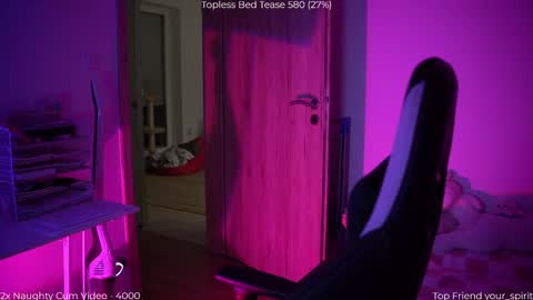 Snapshot of savvage_play chatting on February 3, 8:25 pm Naomi online show from February 3, 8:25 pm