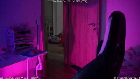 Snapshot of savvage_play chatting on February 10, 7:40 pm Naomi online show from February 10, 7:40 pm