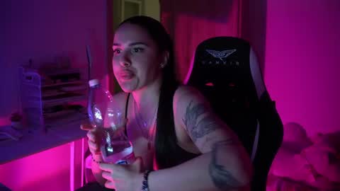 Naomi online show from April 27, 7:01 pm