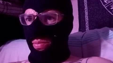 Snapshot of savyloko chatting on November 19, 9:20 am savyloko online show from November 19, 9:20 am