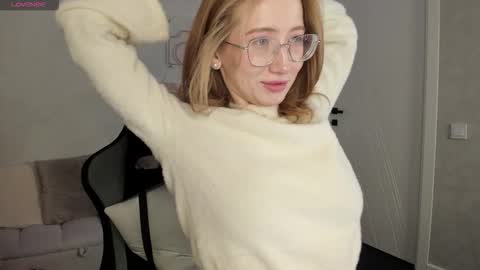 Kira  GMT 7 Mon Thu-Sun  0800am-0200pm  online show from February 26, 1:26 am