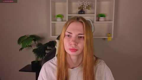 Kira  GMT 7 Mon Thu-Sun  0800am-0200pm  online show from April 23, 9:19 am