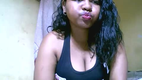 saylla1 online show from November 15, 7:10 pm